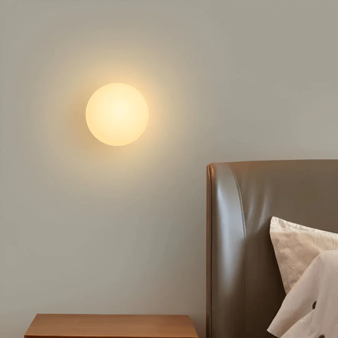 AMBIOR – Modern glass wall lamp for elegant room lighting - Image 2