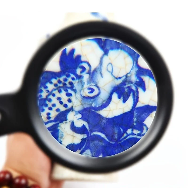 CLARILENS – 10X illuminated reading magnifier - Image 4