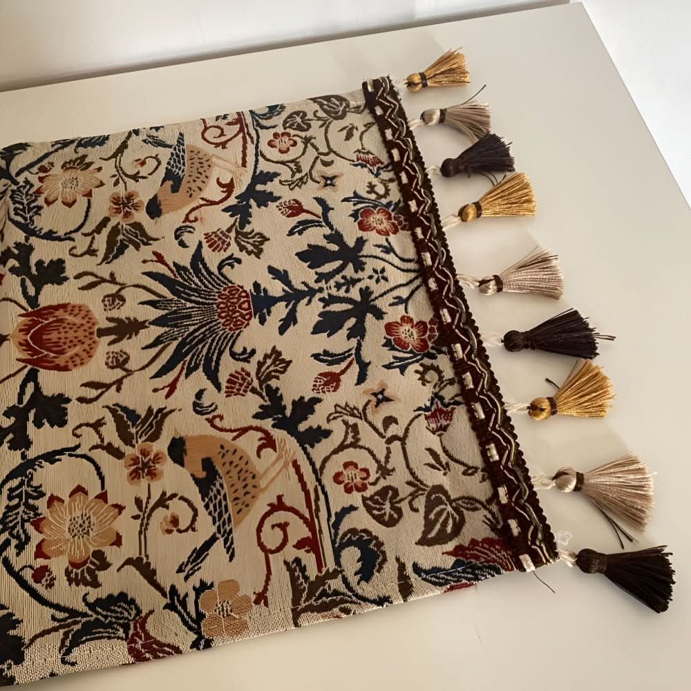ClassicLinens – Elegant table runner with floral and bird motif - Image 8