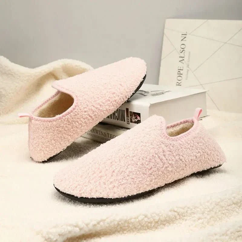 Cloud Warmers - Plush slippers for men & women | Non-slip & ultra-soft for cosy winter days - Image 9