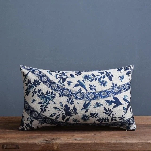 COBALTSCROLL – Pillowcase with traditional porcelain pattern made of linen-cotton blend fabric - Image 6