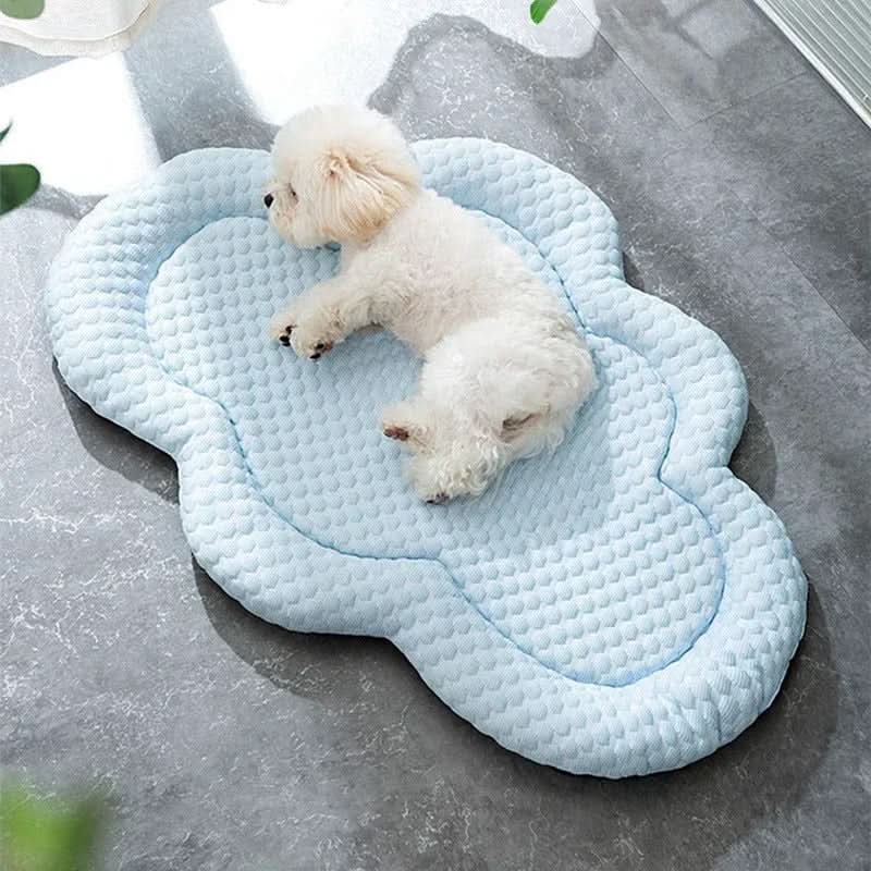 COOLICLOUD – Cooling Pet Mat in Cloud Shape for Summer Comfort - Image 4