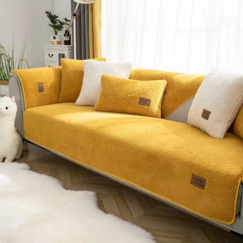 COUCHCLOUD – Plush sofa cover made of lambswool for warmth and protection - Image 13