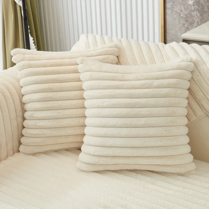 COZYPUFF – Luxurious winter sofa cover made of faux rabbit fur - Image 5
