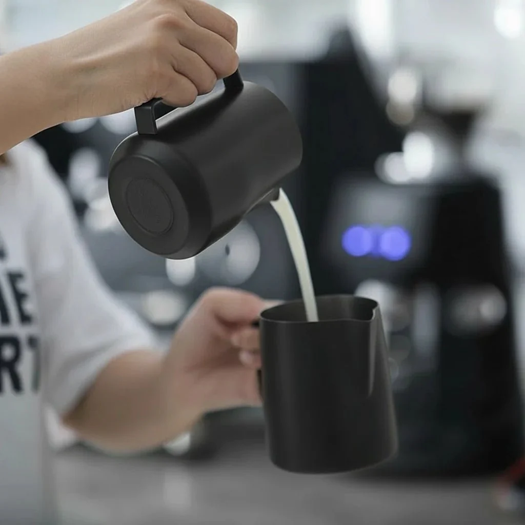 CREMAFLOW – Stainless Steel Milk Jug for Even Milk Foam - Image 4