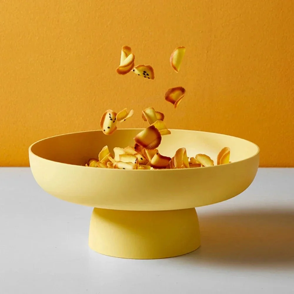 DECOCRAFT – Hand-painted plastic fruit bowl for modern and classic interiors - Image 2