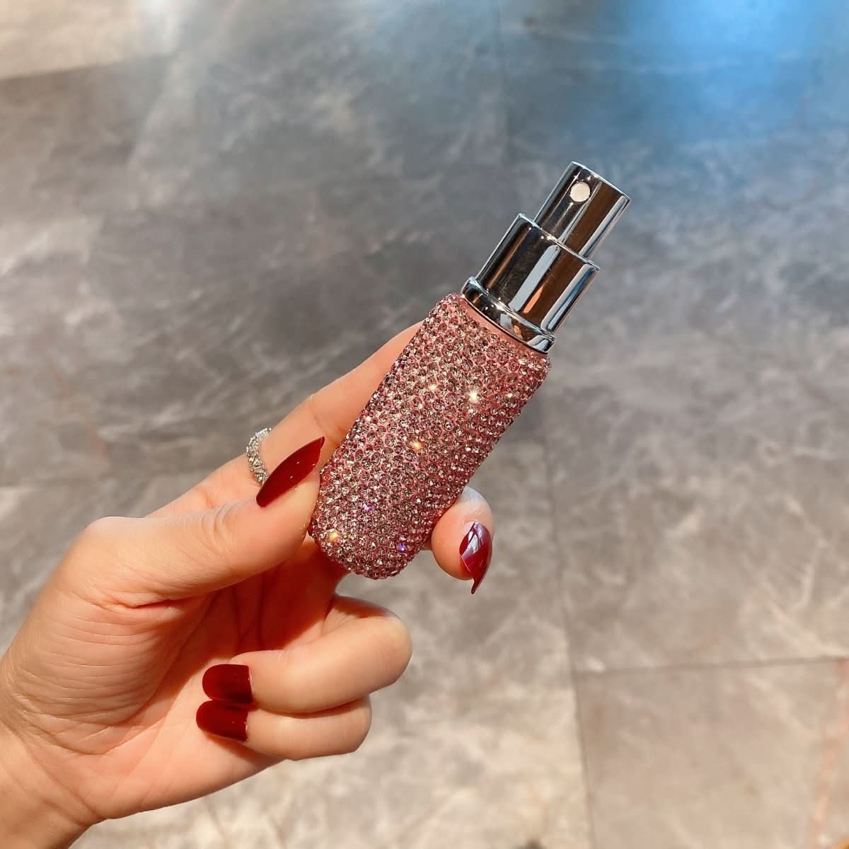 DiamondScent - Refillable perfume bottle in a luxurious diamond design | 10 ml travel size for on the go - Image 6
