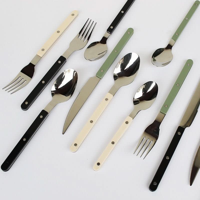 ETERNIFORCE – 4-Piece Stainless Steel Flatware Set with Engraved Design - Image 2