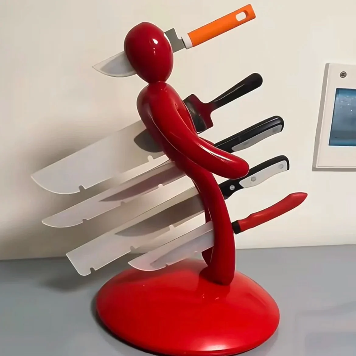 FIGURACUT – Artistic human-shaped knife holder for elegant work surfaces - Image 3