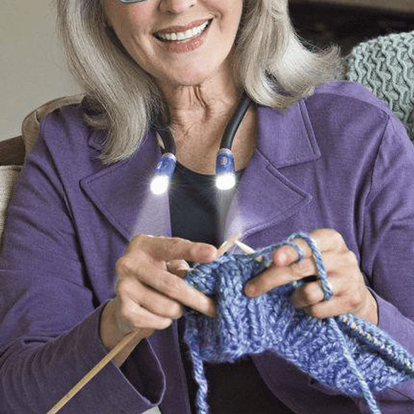 FlexiGlow – LED Neck Lamp for Knitting & Crocheting - Image 2