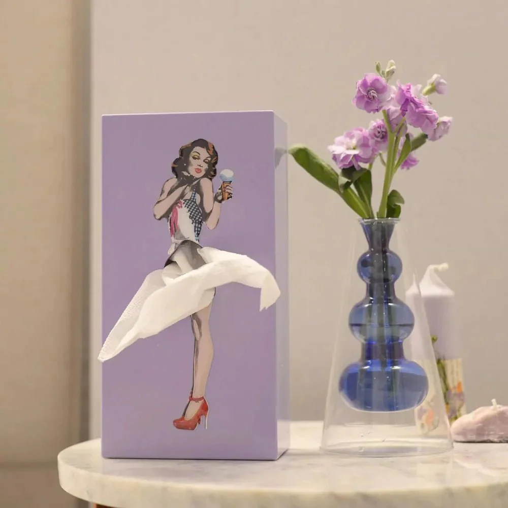 FLITTERROCK – Playful tissue box in the shape of a flying skirt - Image 3