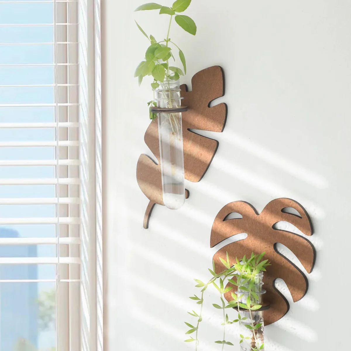 FLORHOLZ – Handcrafted Leaf Wall Planter made of Natural Wood - Image 3