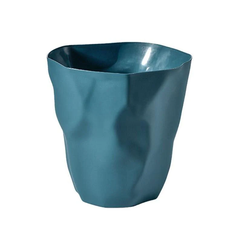 FORMHAUS – Stylish minimalist trash can with unique irregular shape - Image 8