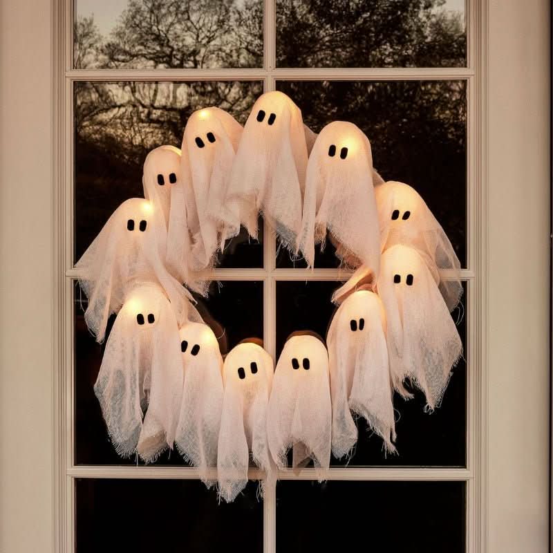 FrightLights LED Wreath – Spooky Halloween Magic for Atmospheric Decoration - Image 3