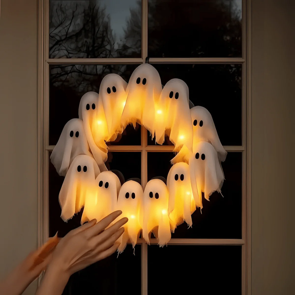 FrightLights LED Wreath – Spooky Halloween Magic for Atmospheric Decoration - Image 5