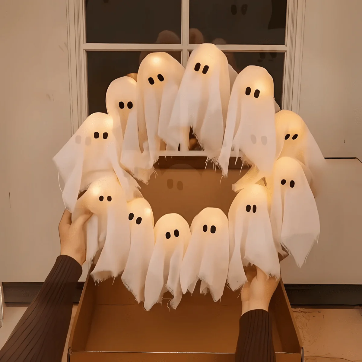FrightLights LED Wreath – Spooky Halloween Magic for Atmospheric Decoration - Image 7