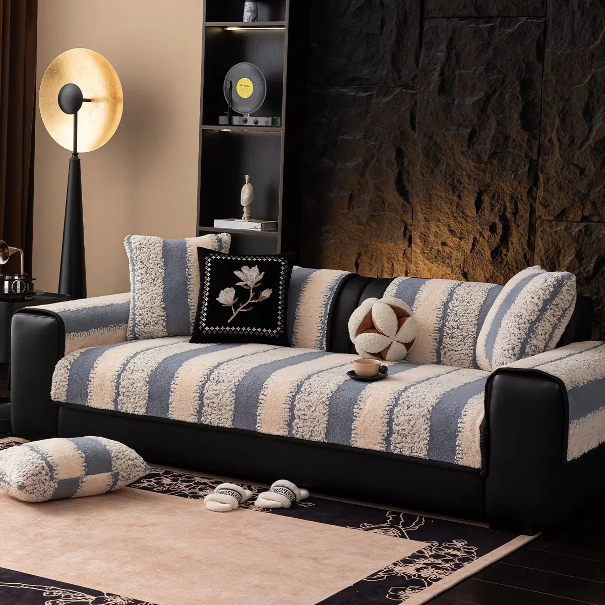 FURBLOCK – Plush, non-slip couch cover – universal, thick sofa protector against hair & dirt - Image 3