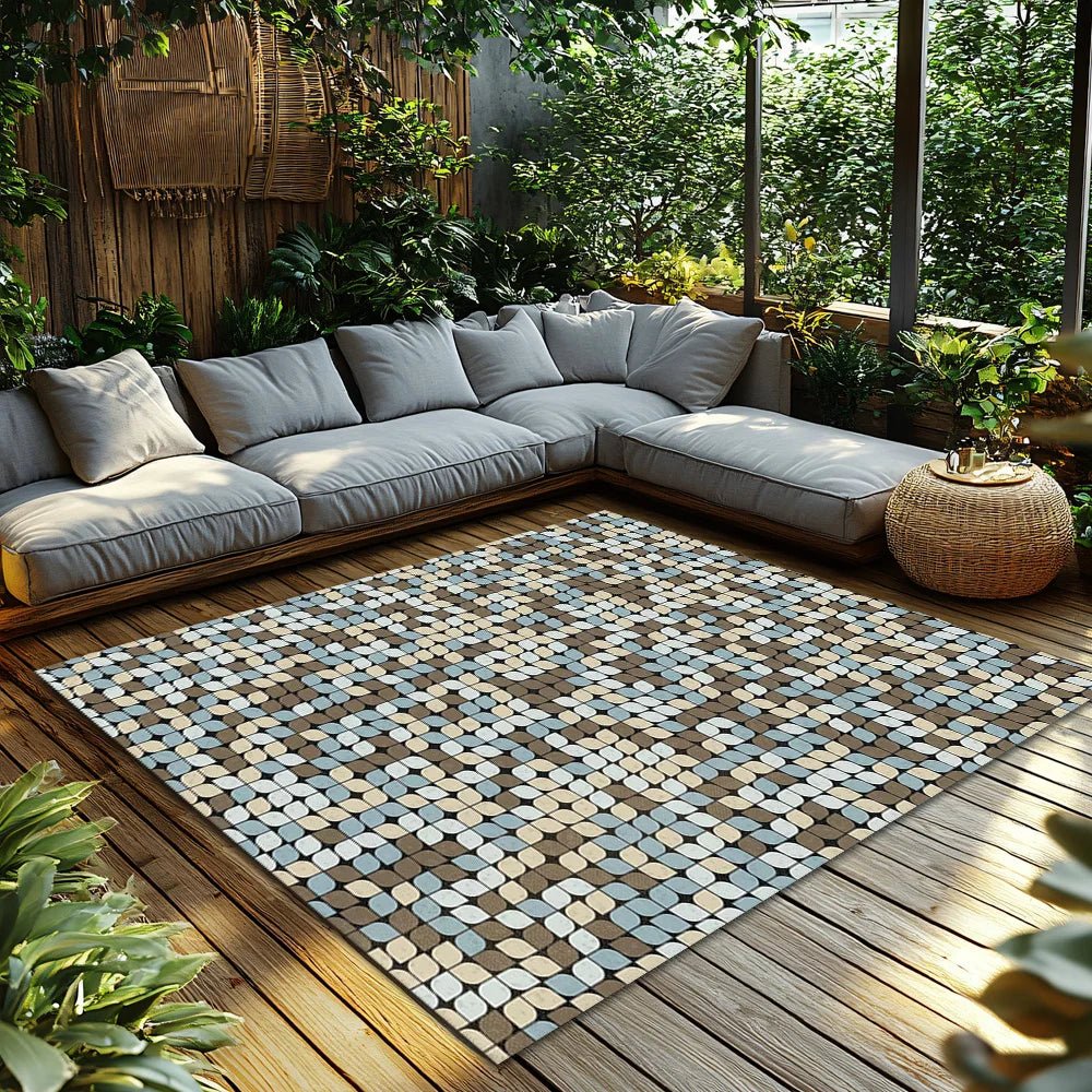 GEODREAM – Soft flannel rug with artistic geometric pattern - Image 2