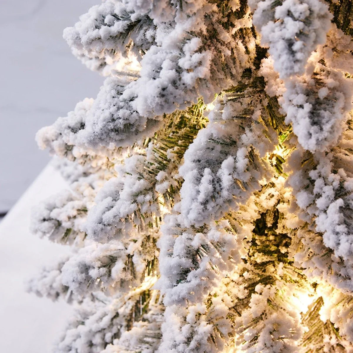 HOLISNOW MINI – 45cm LED Christmas Tree with Frosty Snow Effect - Image 5