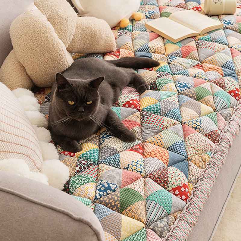HOMECHARM COVER – Stylish sofa protector with non-slip underside - Image 3