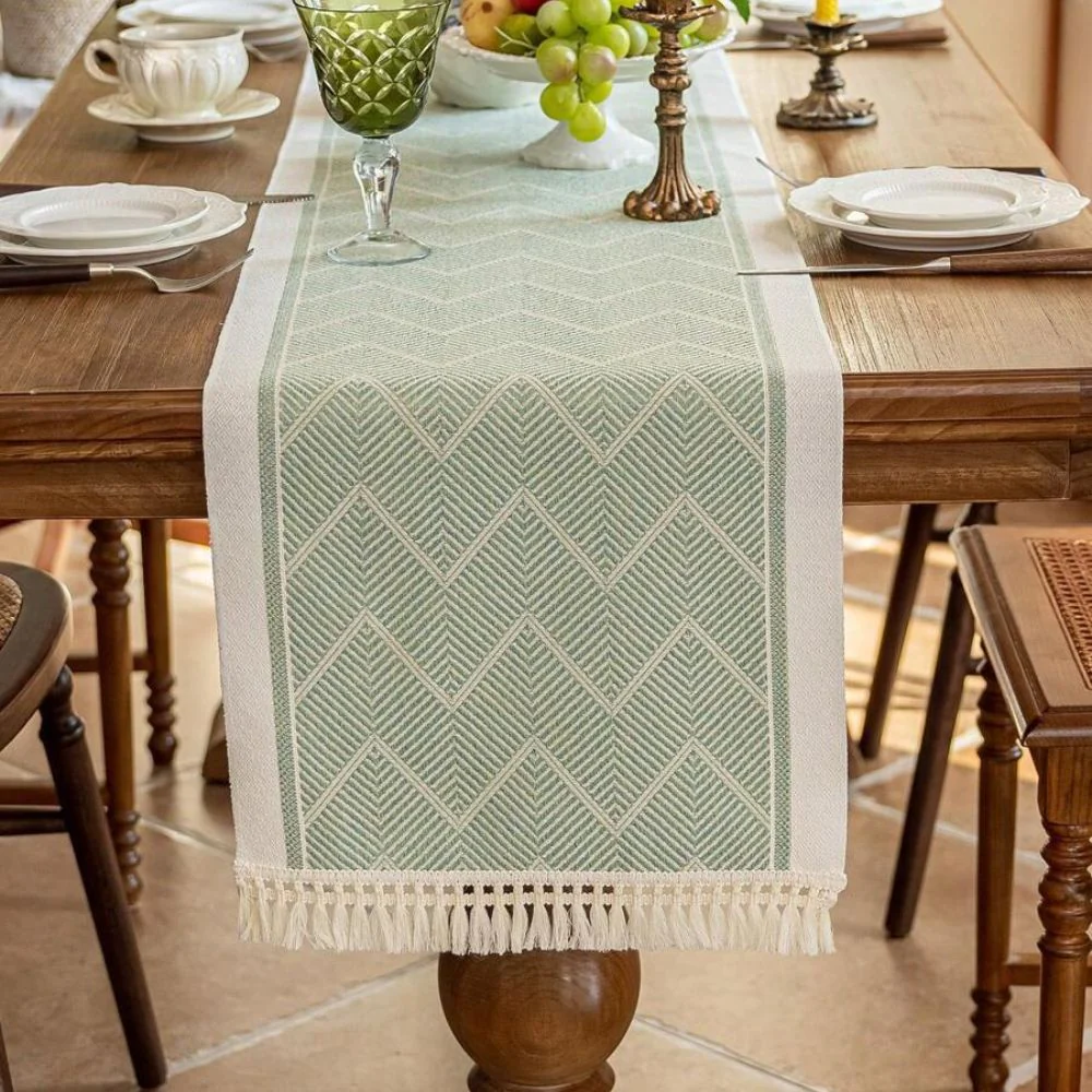 HOMELINE – Premium woven table runner in sandstone with elegant pattern - Image 8