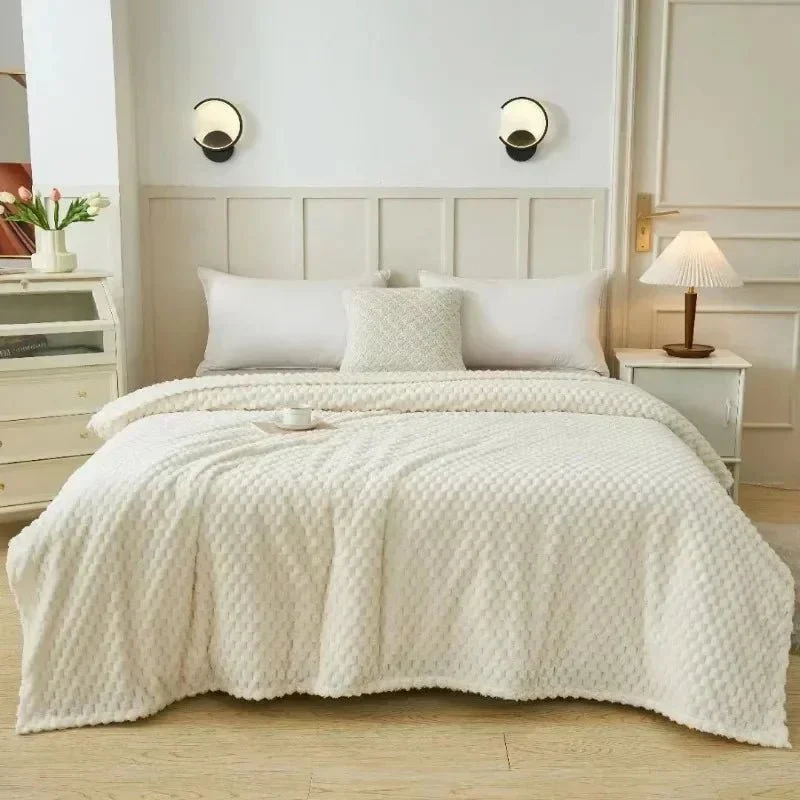 HOMELYFLEECE – Cozy Coral Fleece Blanket for Comfortable Warmth in Everyday Life - Image 4