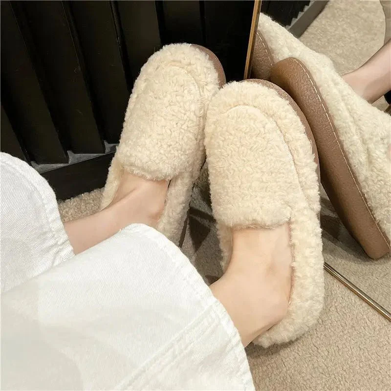 LAMBLOFT – Cozy Women's Slip-On Shoes with Sheepskin Lining - Image 3