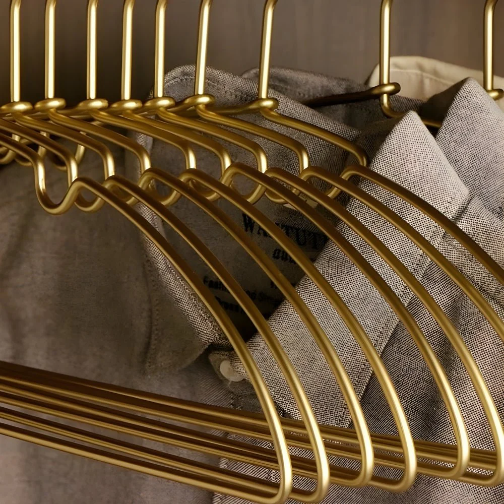 LINÉRO – Ultra-compact, space-saving clothes hangers in a set of 10 for tidy wardrobes - Image 3