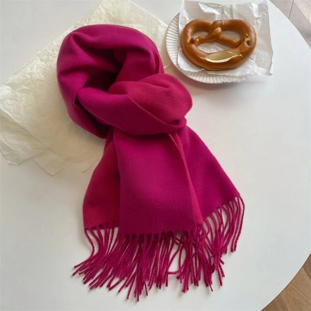 LUXELLE – Elegant two-tone pashmina scarf with soft, flowing tassels - Image 7