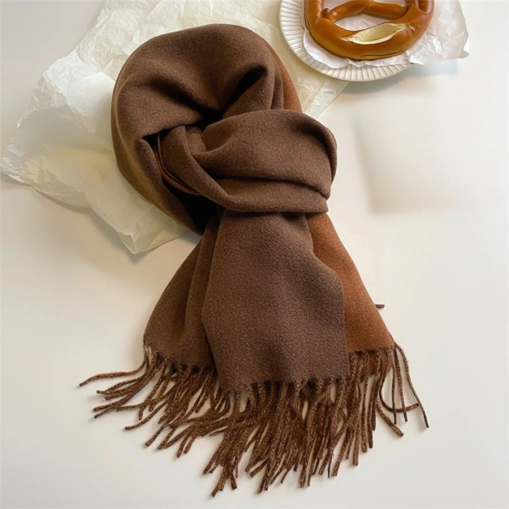 LUXELLE – Elegant two-tone pashmina scarf with soft, flowing tassels - Image 9