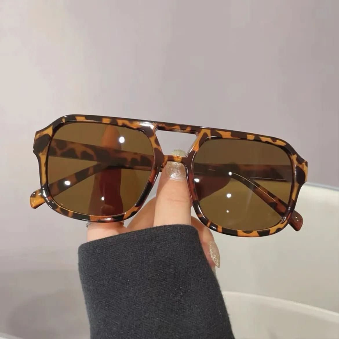 LUXURY CAT-EYE SUNGLASSES - Elegant cat-eye sunglasses with UV400 protection for women - Image 9