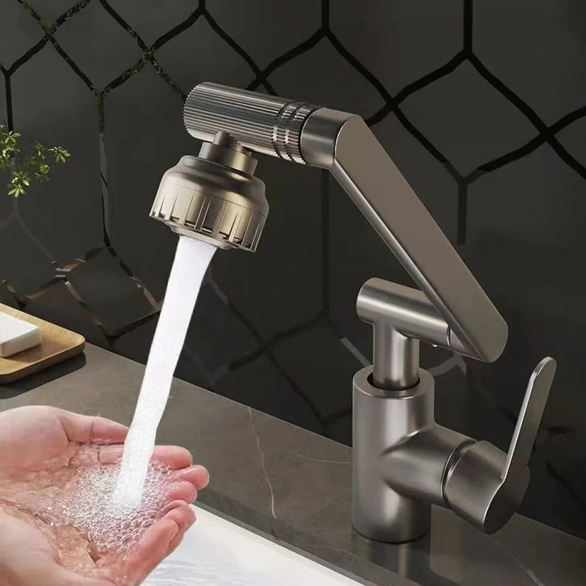 MECHAFLOW 360 – 360° robotic arm kitchen faucet with bubble & shower spray - Image 3
