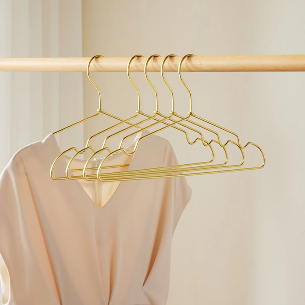 METALSLIM – Slim aluminum clothes hangers for space-saving order - Image 4
