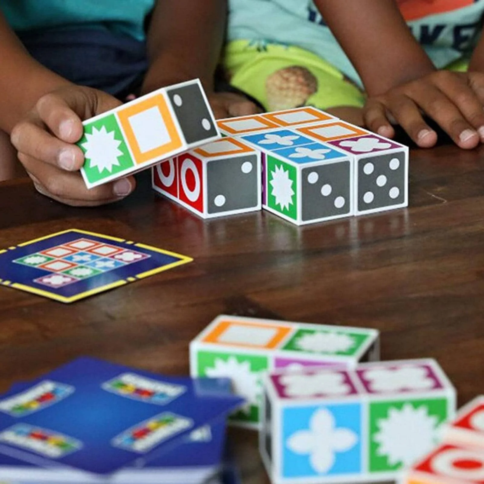 MINDMATCH – 60 cards pattern matching game with 20 colorful blocks for children & families - Image 3