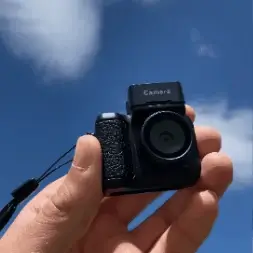 MiniRetro Nostalgic Camera - Compact & Stylish for Capturing Vintage Memories - Image 4