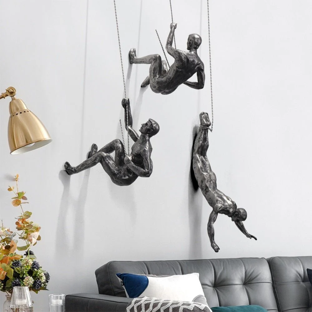 MONORA – Handmade Climbing Wall Sculpture Made of Synthetic Resin - Image 2