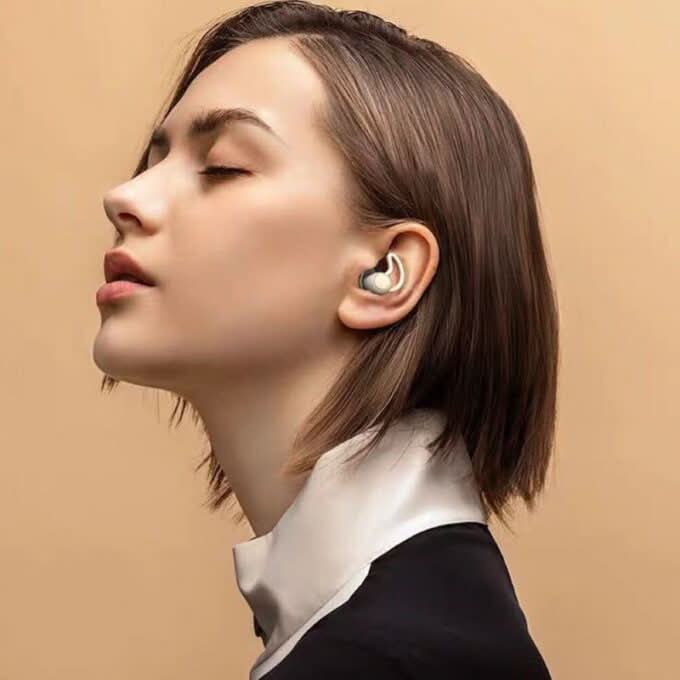 NOCTURA EARPLUGS - Soft silicone earplugs to reduce noise for better sleep - Image 2