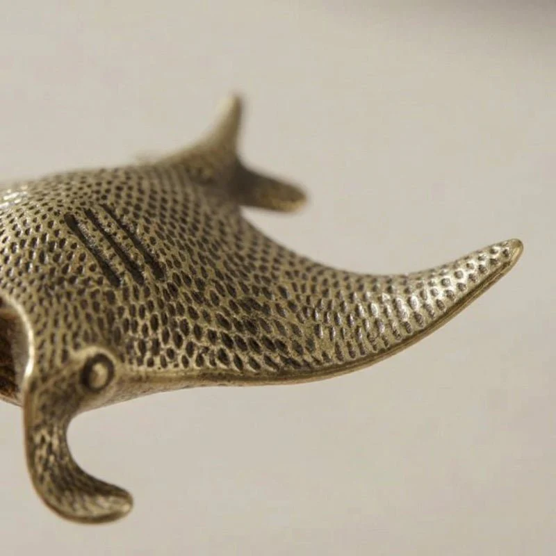 OCEANART - Handmade Brass Manta Ray Sculpture for Stylish Living Spaces - Image 4