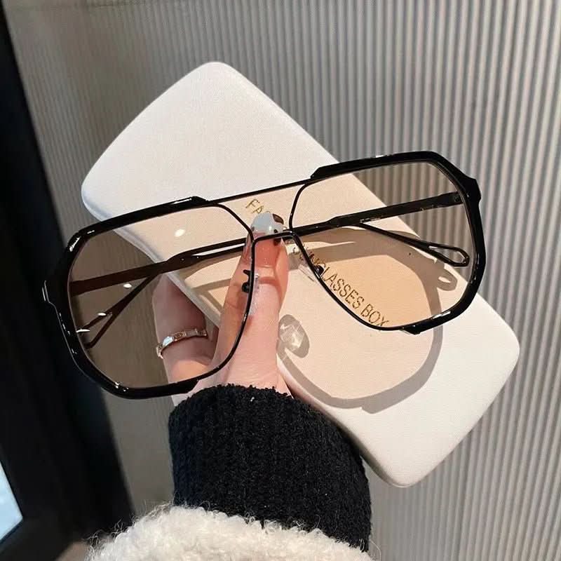 OVERSIZE SHADE - Square women's sunglasses with UV400 & colour change lenses - Image 11