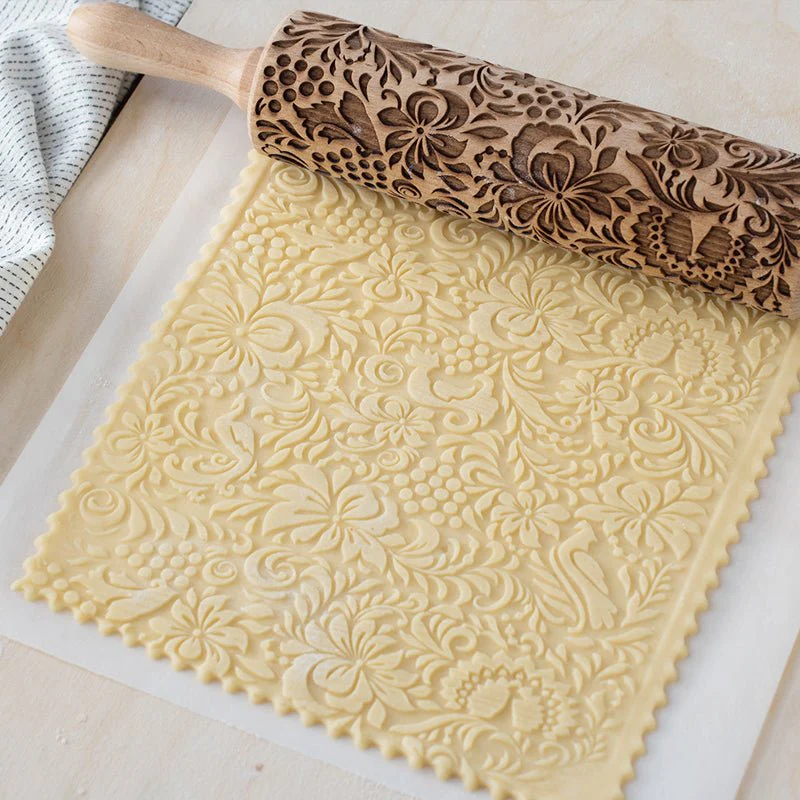 PATTERNPIN – Handmade rolling pin with decorative Christmas embossing - Image 3