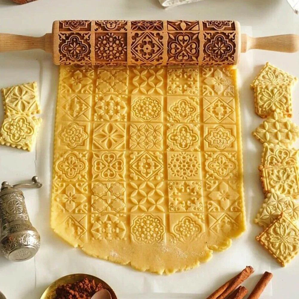 PATTERNPIN – Handmade rolling pin with decorative Christmas embossing - Image 4