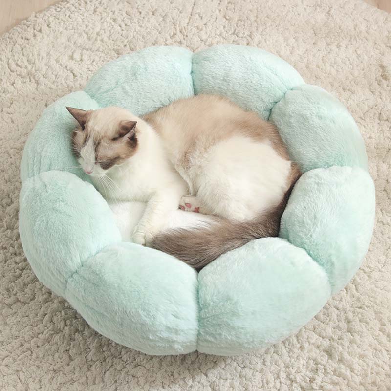 PAWFLORA – Cat Bed in Flower Shape for Deep Sleep and Relaxation - Image 3