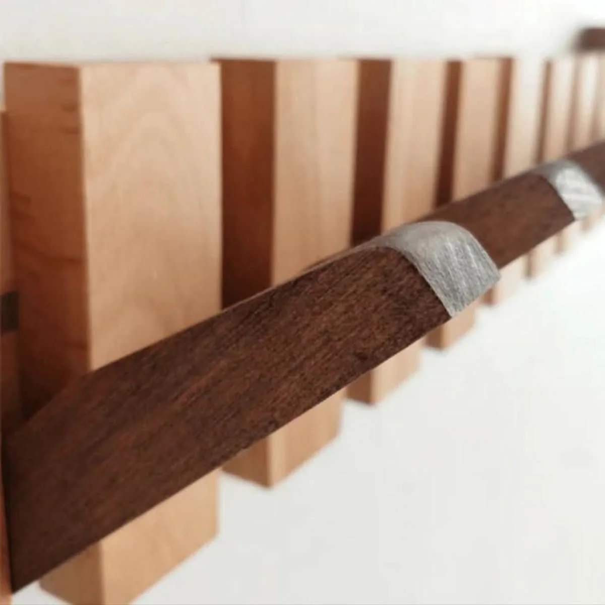 PIANOHANG Wall Rack - Handmade wooden wall coat rack in piano design with folding hooks - Image 9