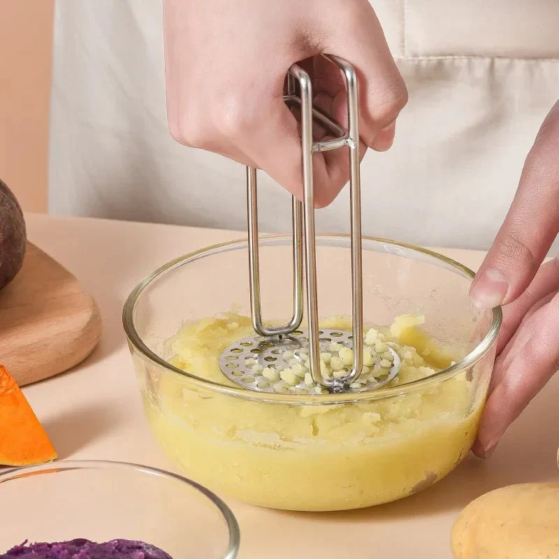 PUREMASH – Ergonomic stainless steel potato masher for effortless, smooth pureeing - Image 3