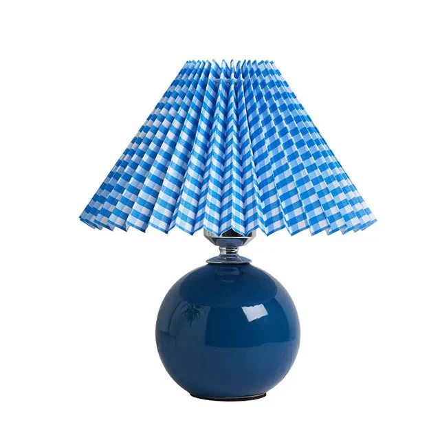 RETROLUME – Elegant Vintage Table Lamp with Foldable Lampshade - Image 14