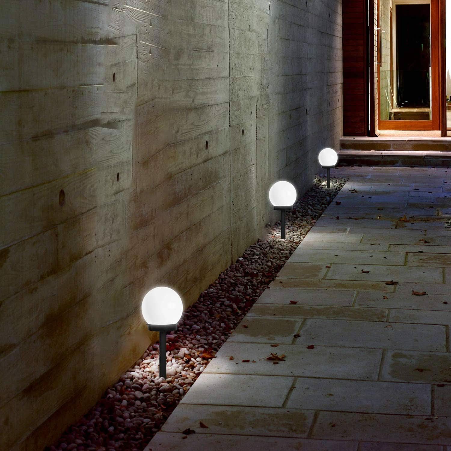 Round LED solar garden light - Energy-efficient and stylish garden lighting with automatic light control - Image 8