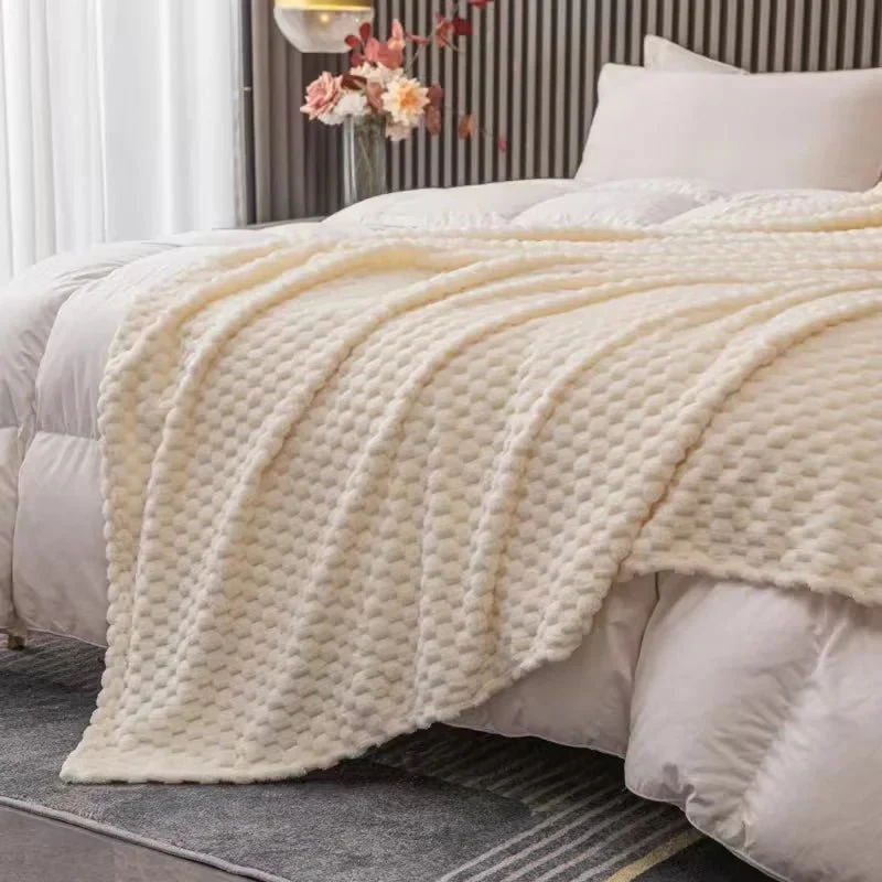 SAMTWOLKE – Cozy velvet blanket with ultra-soft checkered pattern - Image 6