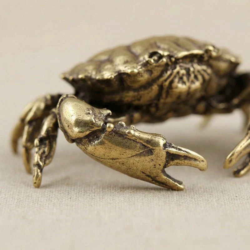 SEAVIEW - Elegant Brass Crab Figurine for Coastal Decoration - Image 2