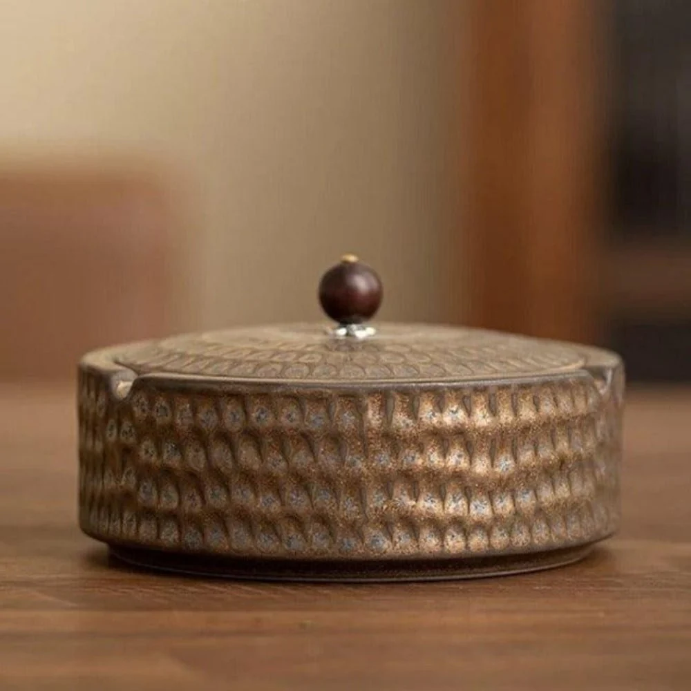 SERENASH – Minimalist ceramic ashtray with wooden lid - Image 6
