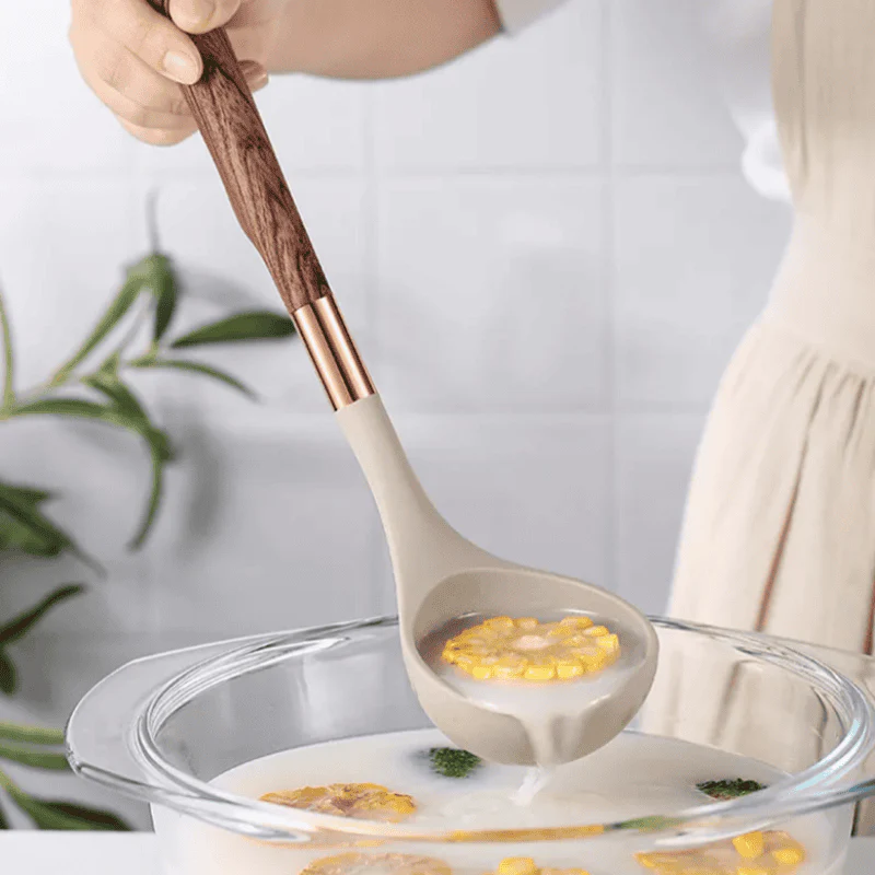 SiliconeEase kitchen utensil set - Heat-resistant & stylish for every kitchen - Image 4